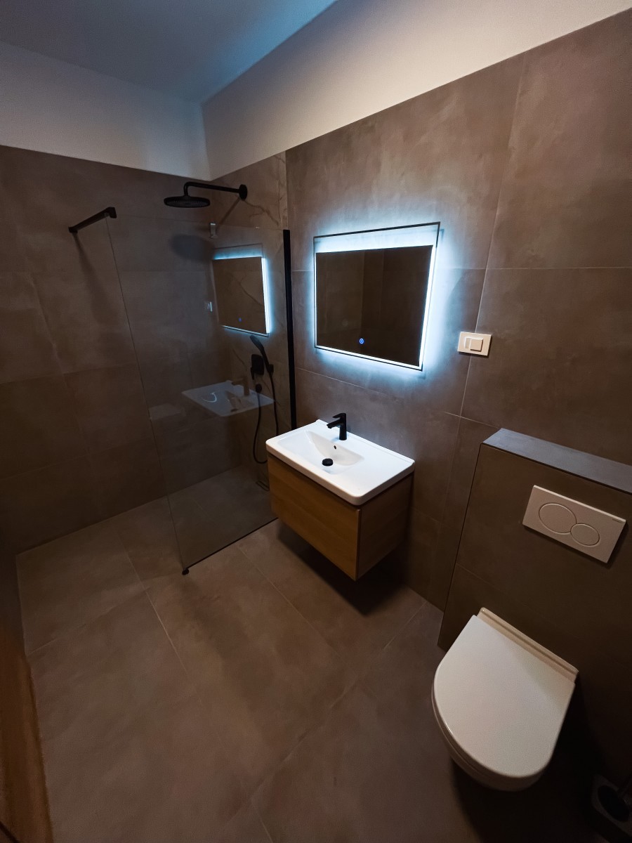 Casa Pomer, ein wunderschönes Haus mit Pool und Blick auf das Meer.