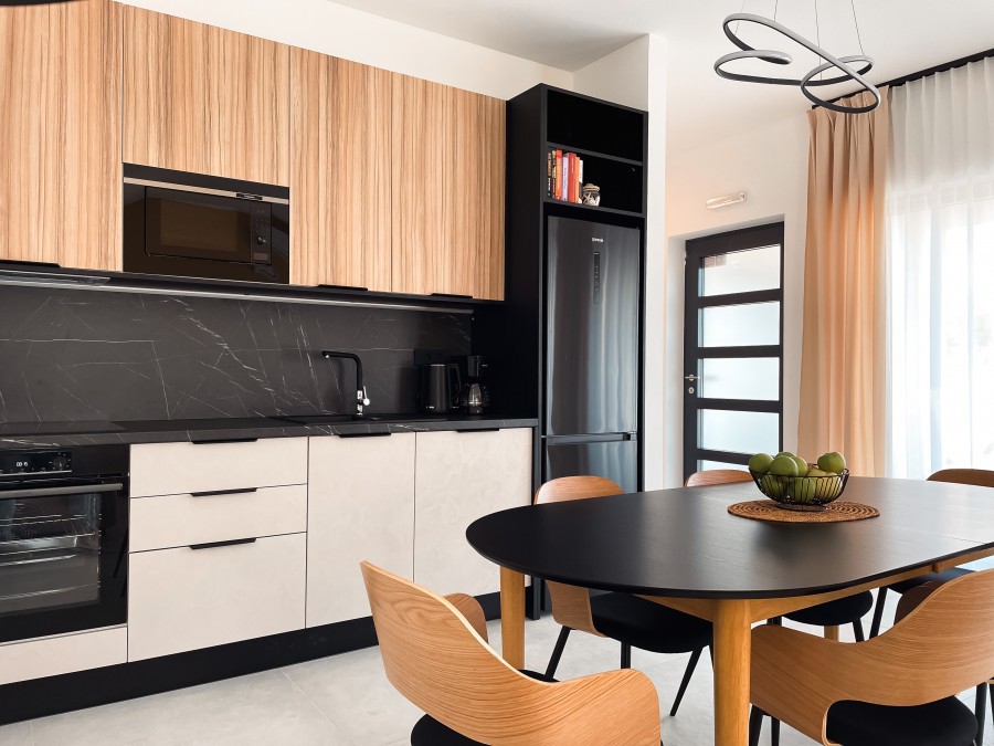 Casa Pomer, bella casa bifamiliare con piscina.