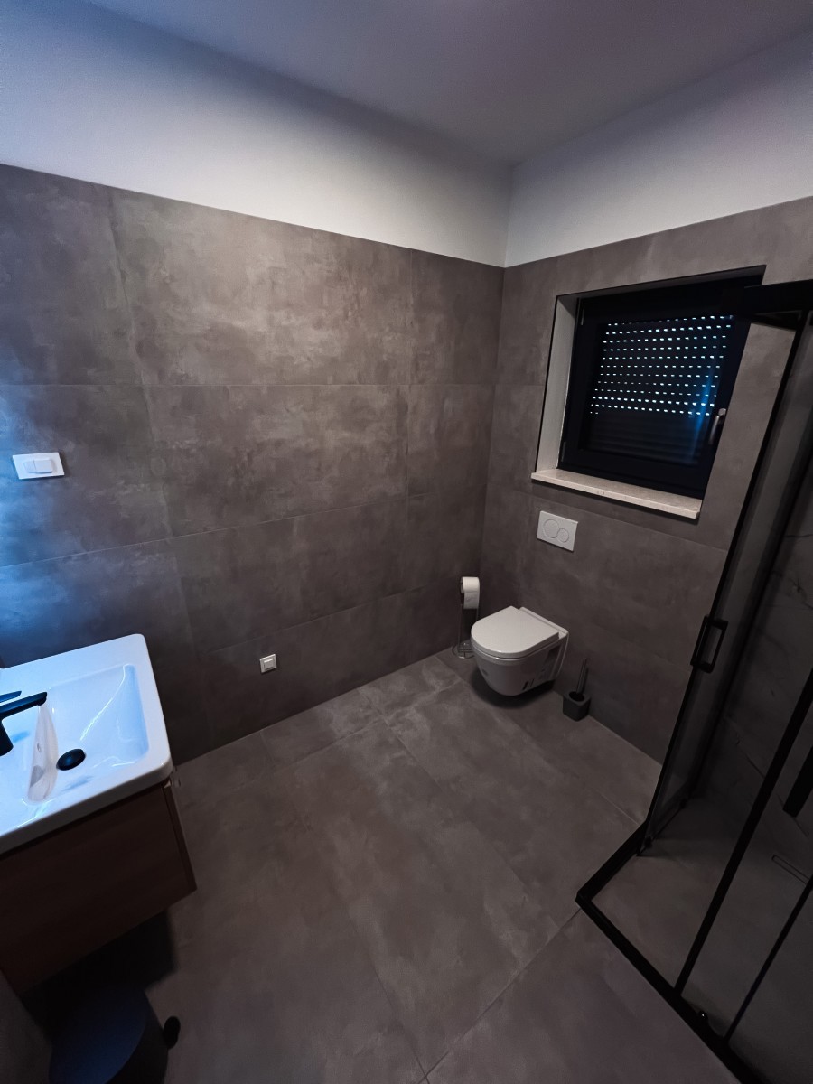 Casa Pomer, bella casa bifamiliare con piscina.