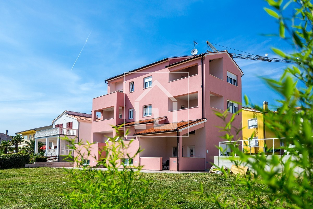 Casa Medolino, condominio con 7 appartamenti