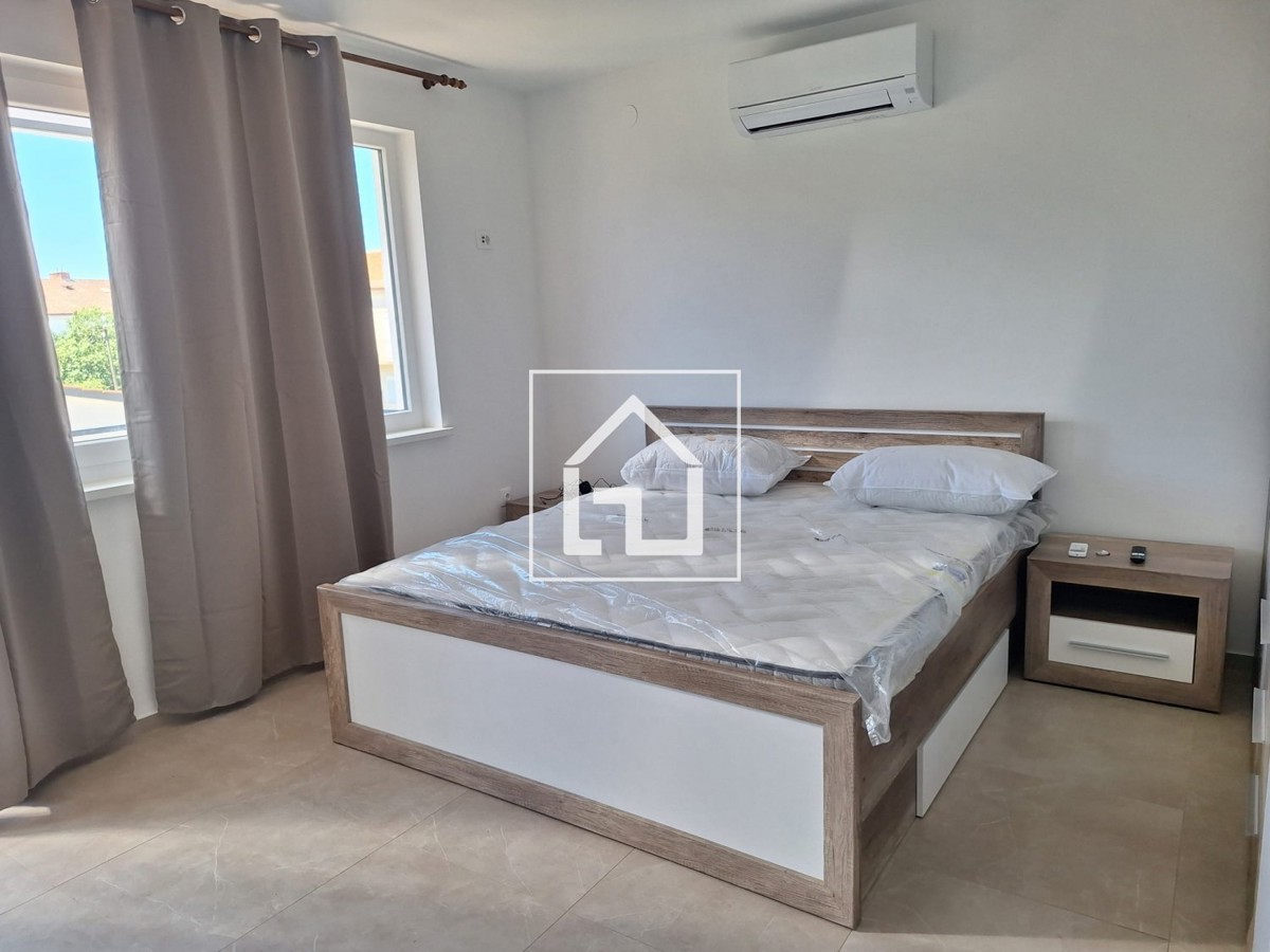 Casa Casa con 7 appartamenti e garage