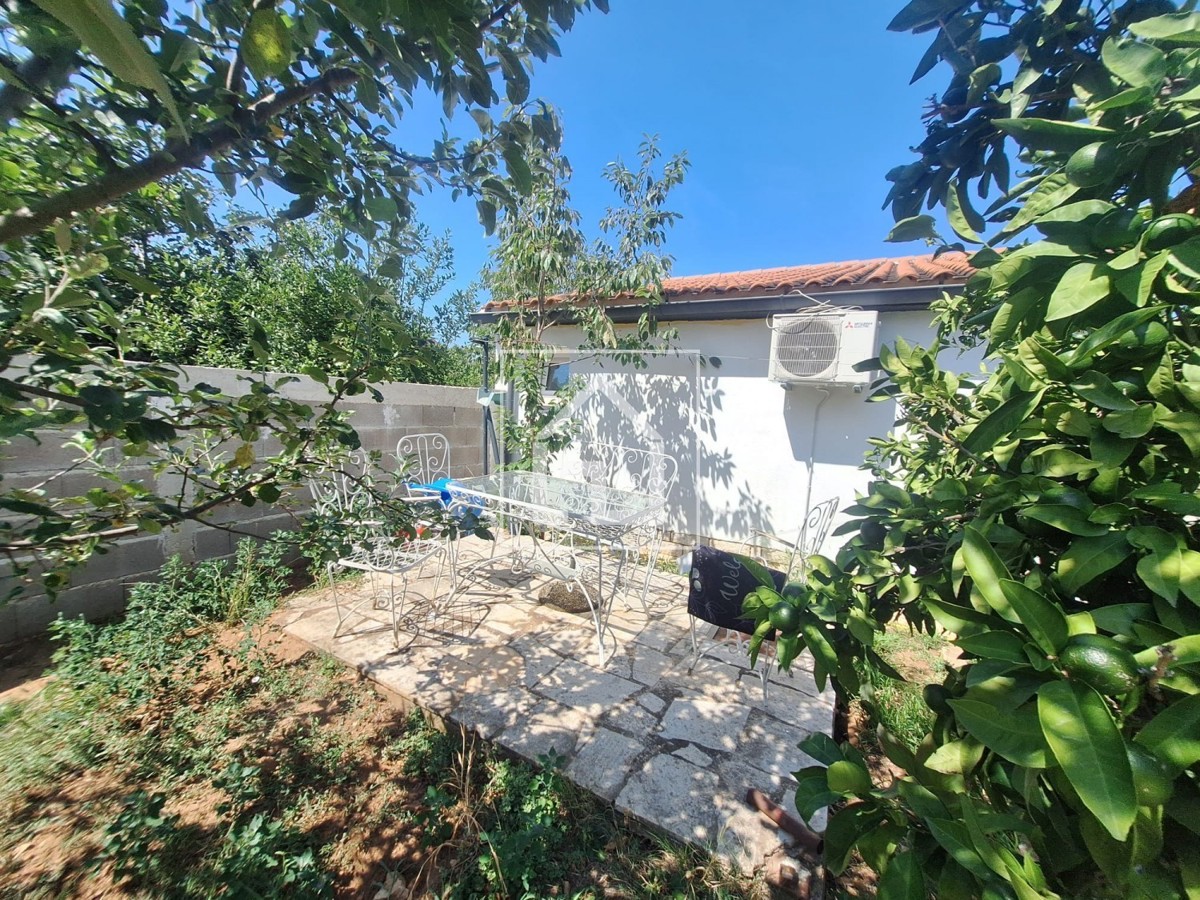 Casa Casa con 7 appartamenti e garage