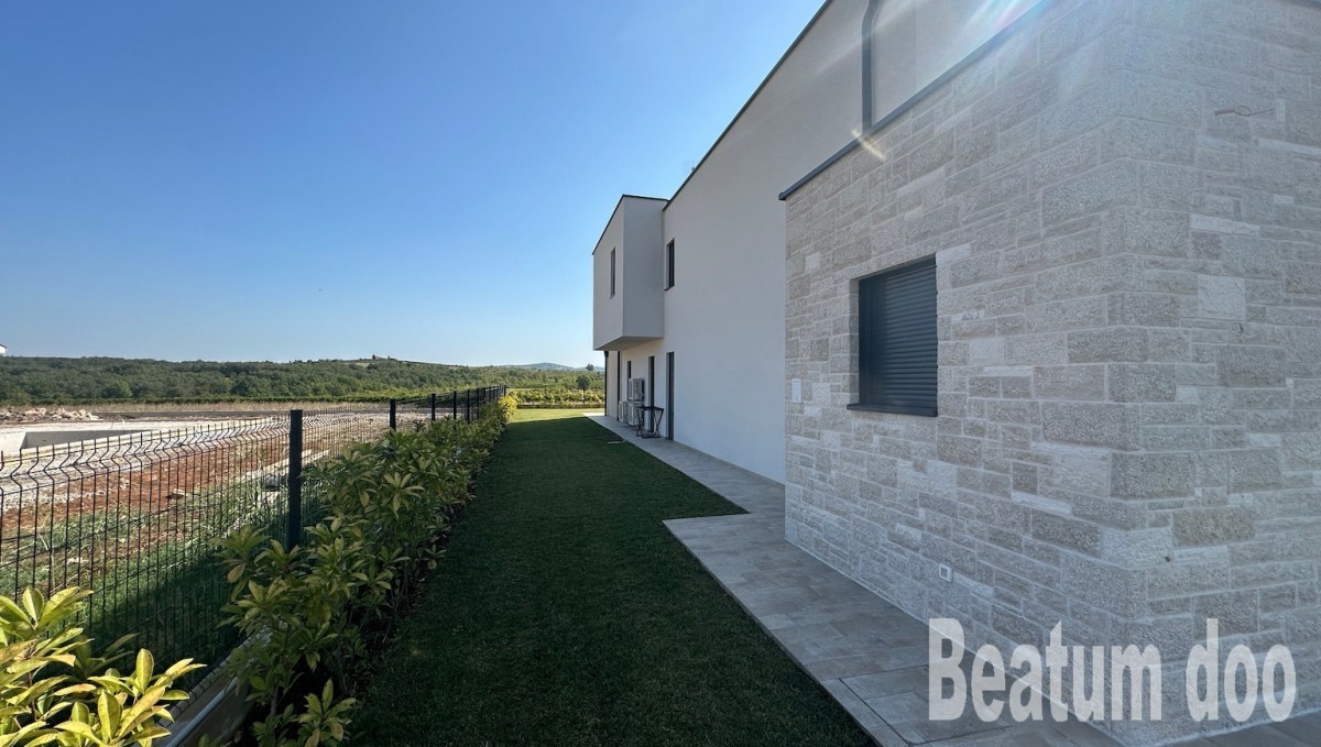 Villa di lusso, completamente arredata, Brtonigla