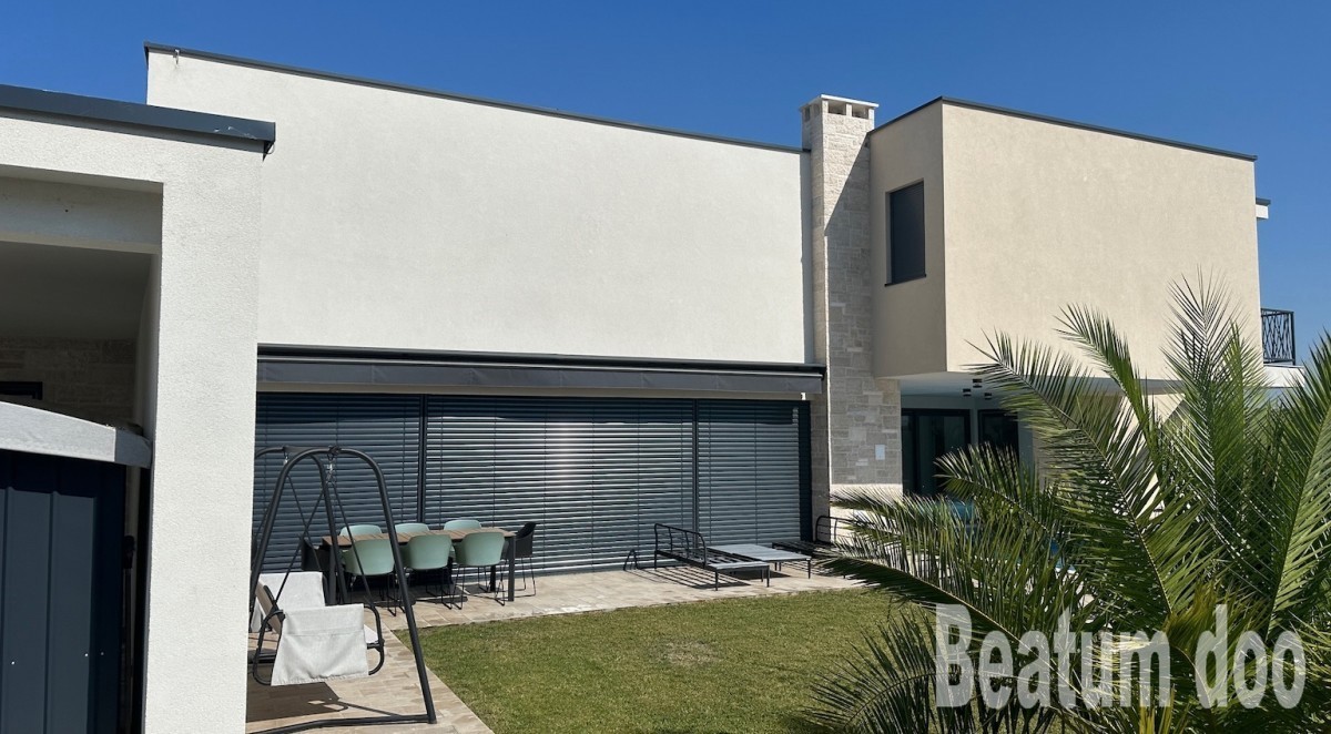 Villa di lusso, completamente arredata, Brtonigla