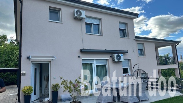 Casa a schiera, con tre appartamenti, arredata, Nova Vas