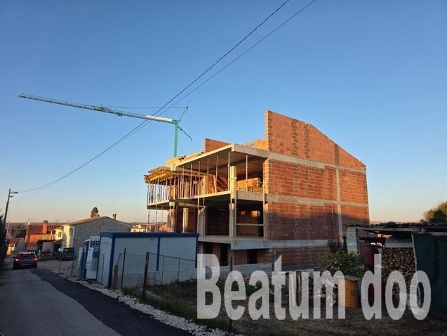 Appartamento al secondo piano, in costruzione, Tar