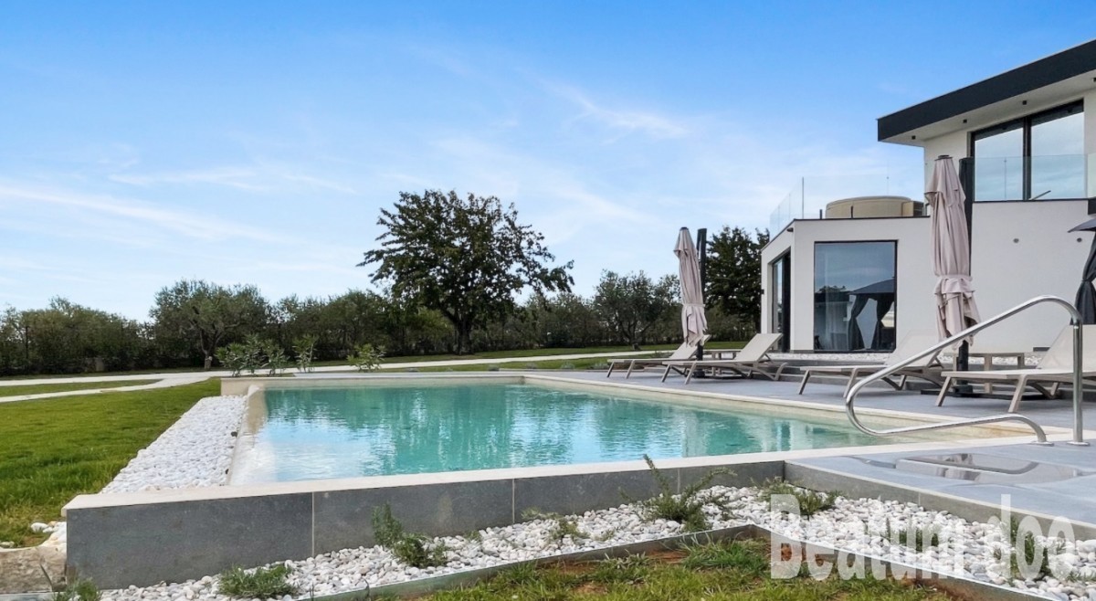 Villa moderna con piscina, Kaštelir