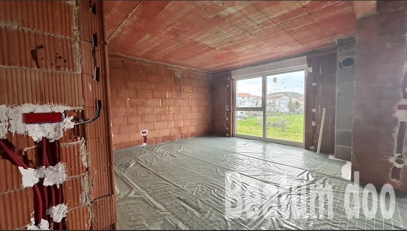 Appartamento al primo piano, nuovo edificio, Valkarin