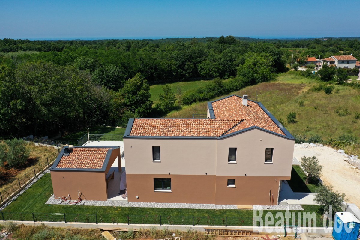 Casa di nuova costruzione con piscina nell'entroterra dell'Istria