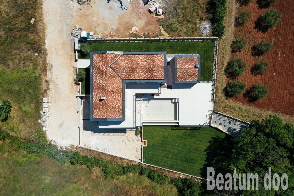 Casa di nuova costruzione con piscina nell'entroterra dell'Istria