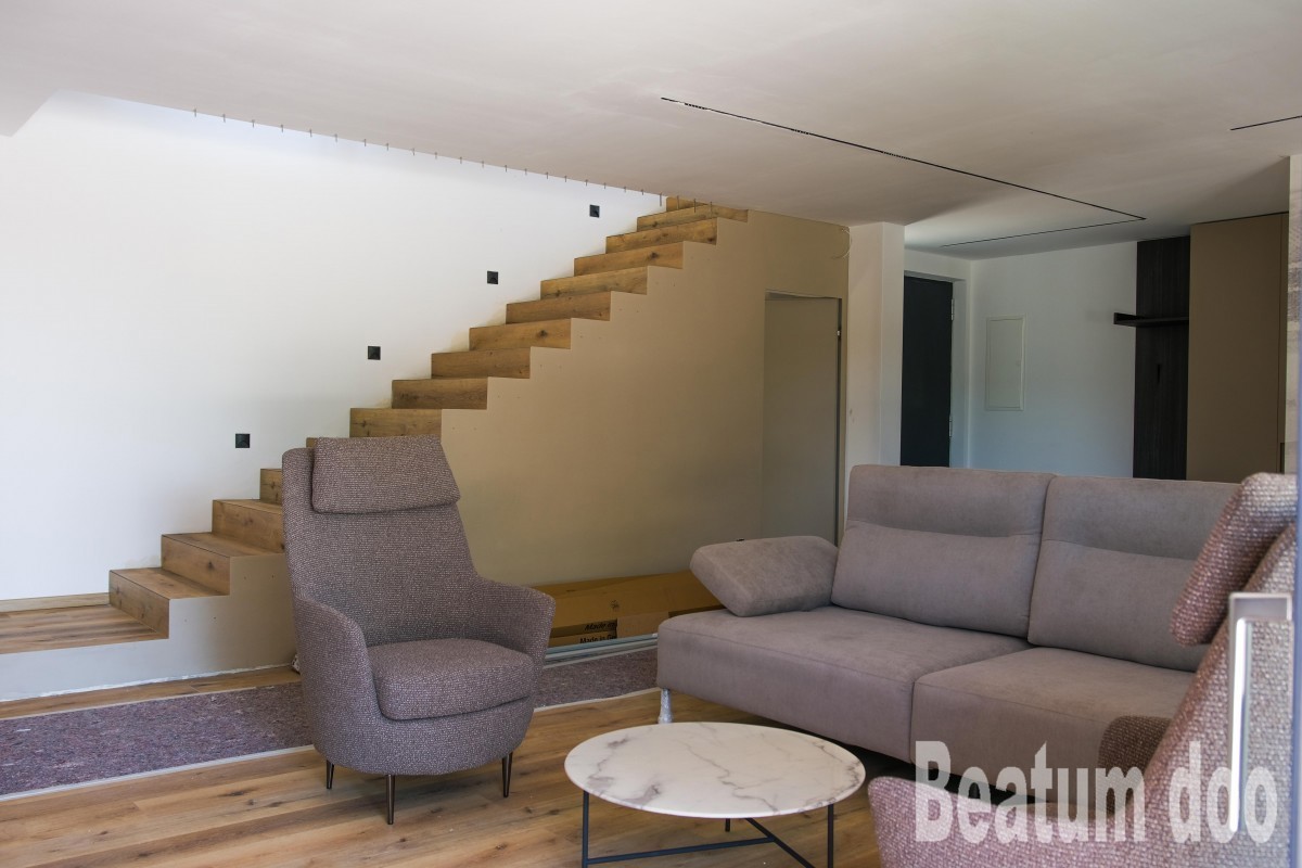 Casa di nuova costruzione con piscina nell'entroterra dell'Istria