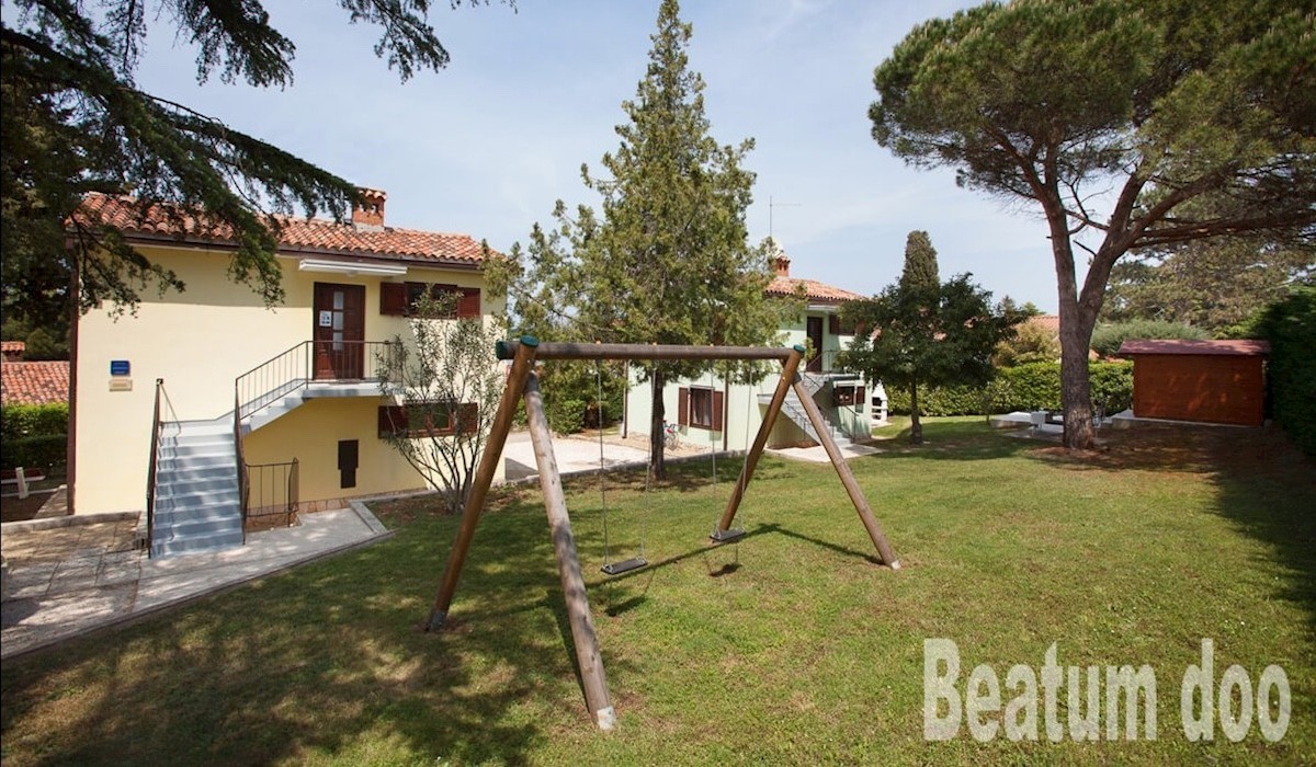 Casa  con  giardino, vicino al mare