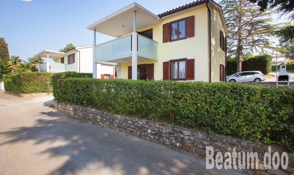 Casa  con  giardino, vicino al mare