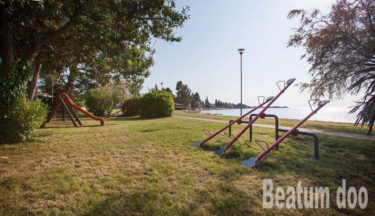 Casa  con  giardino, vicino al mare