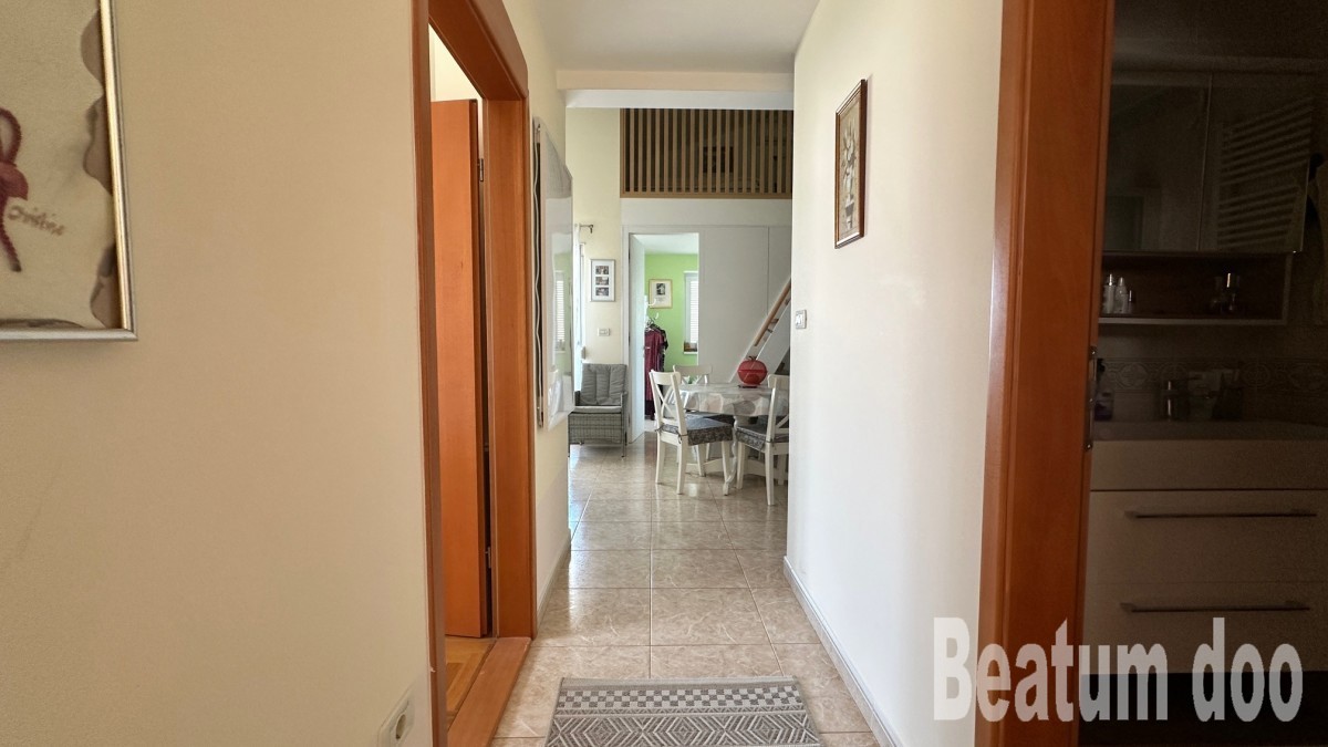 Appartamento al secondo piano, vista mare, Cittanova