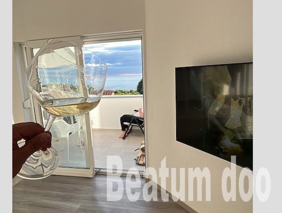 Appartamento con tre camere da letto e ampio balcone a Mareda