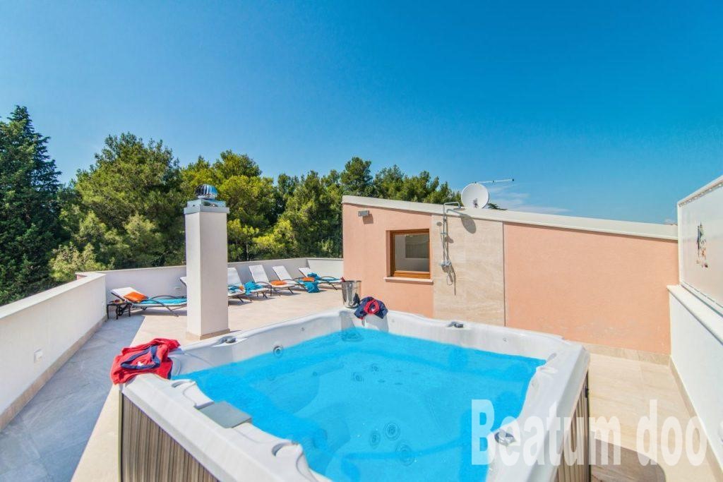 Villa nel centro della città con piscina