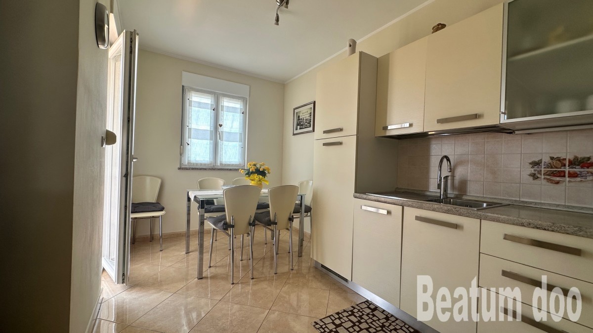 Appartamento in vendita con vista mare