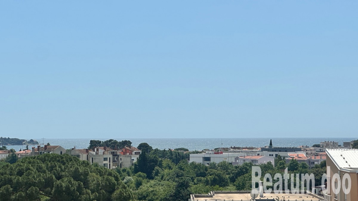 Appartamento in vendita con vista mare