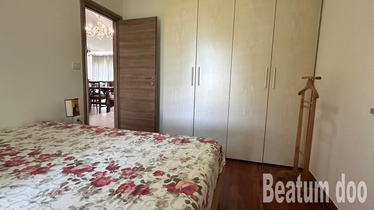 Casa indipendente, arredata, Nova Vas