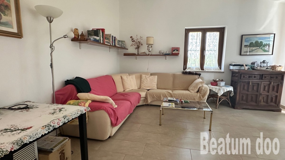 Casa indipendente, arredata, Nova Vas