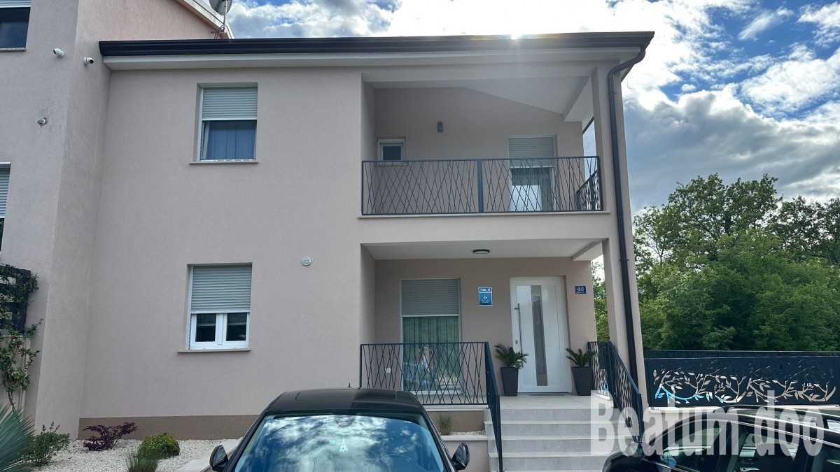 Casa a schiera con piscina, arredata, Nova Vas