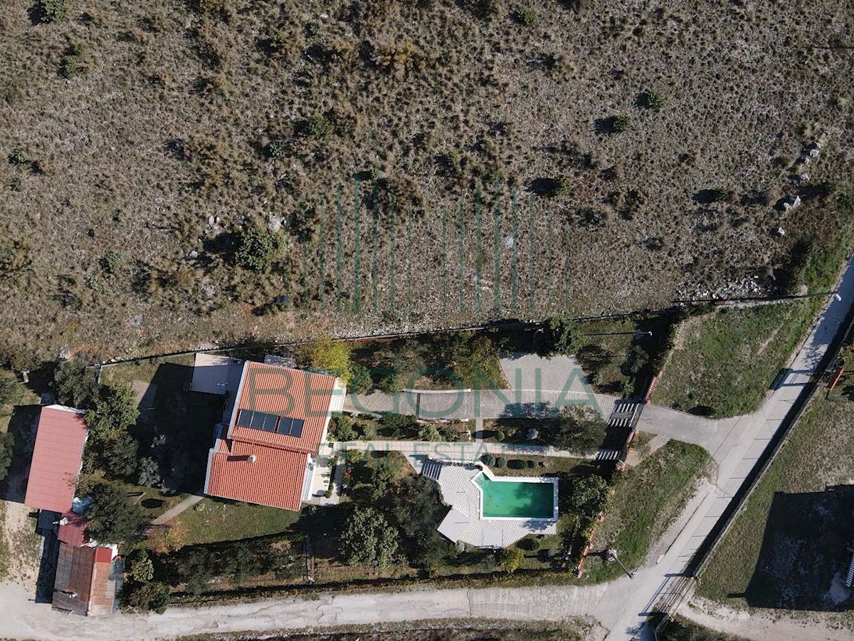  Casa vacanze con ampio cortile e piscina e vista panoramica