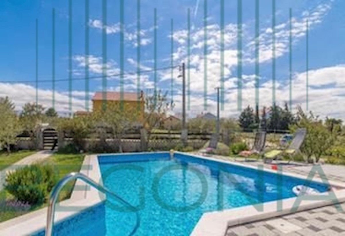  Casa vacanze con ampio cortile e piscina e vista panoramica