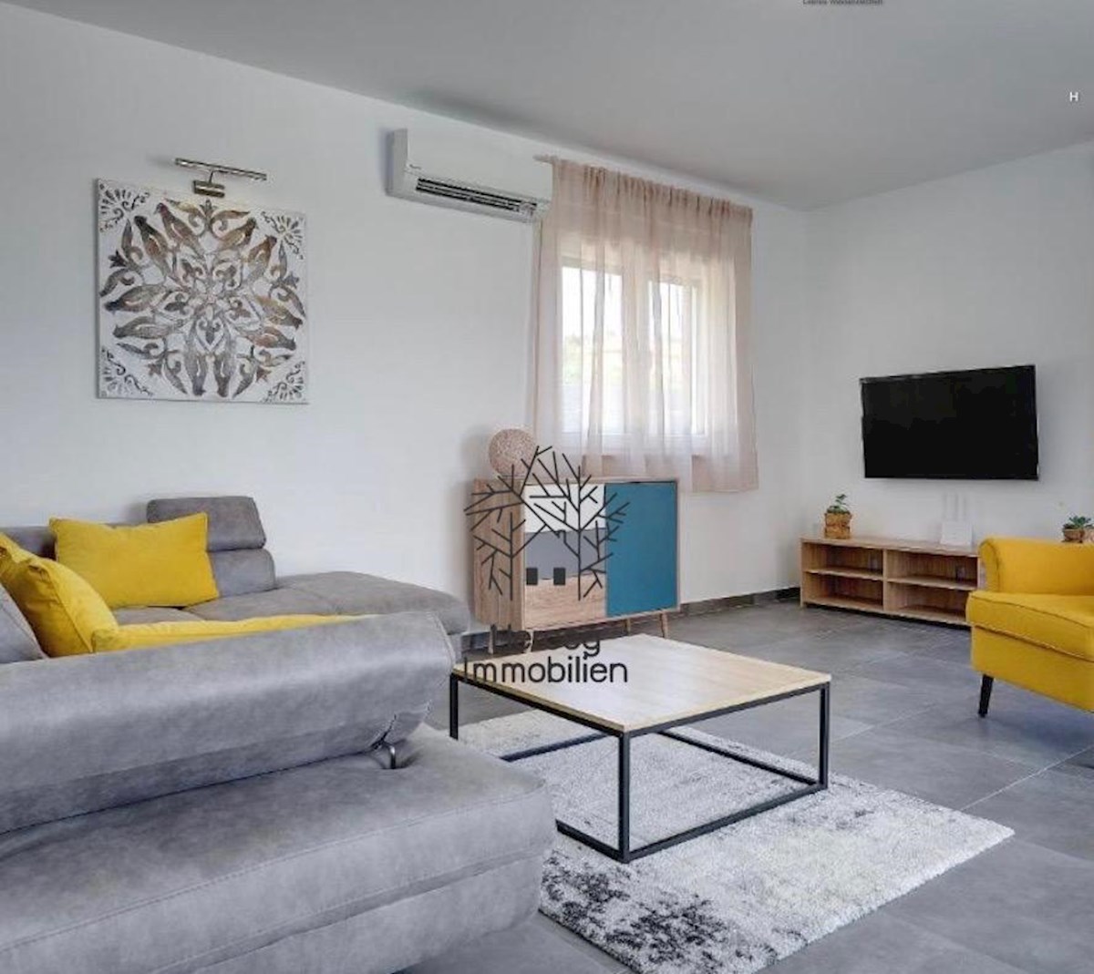 POLA – Villa con piscina