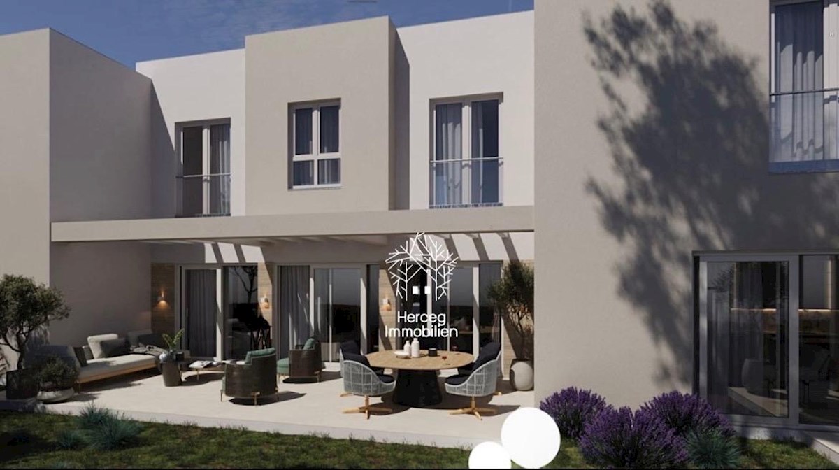 MEDULIN – Tre Ville con Piscina in Costruzione