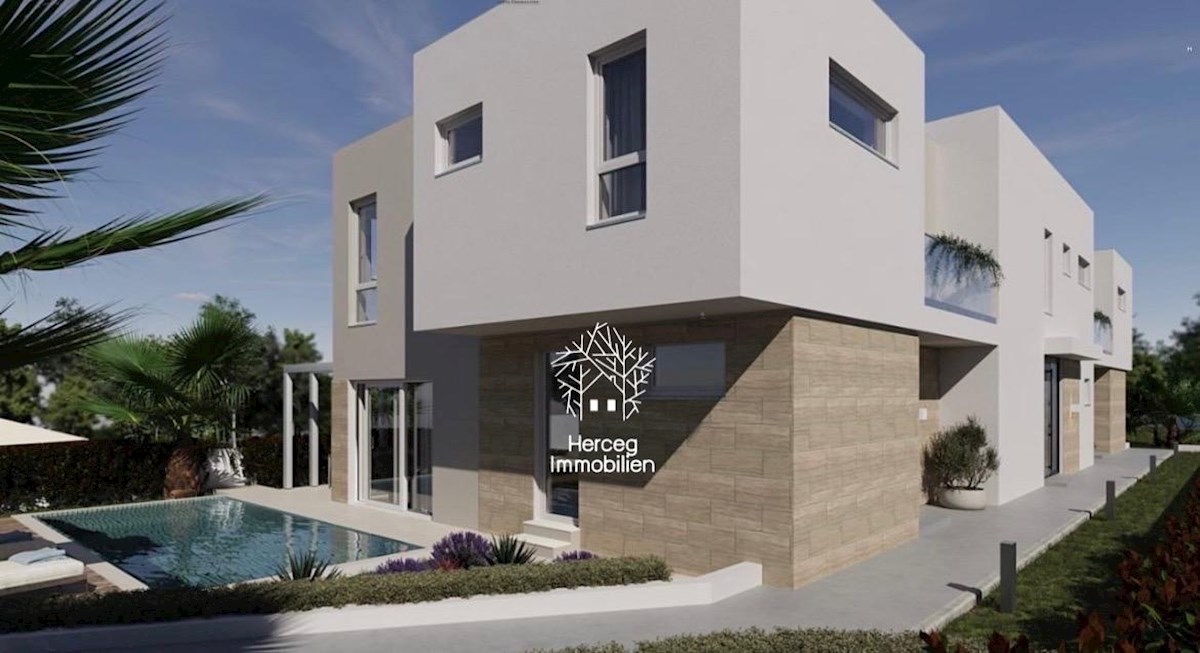 MEDULIN – Tre Ville con Piscina in Costruzione