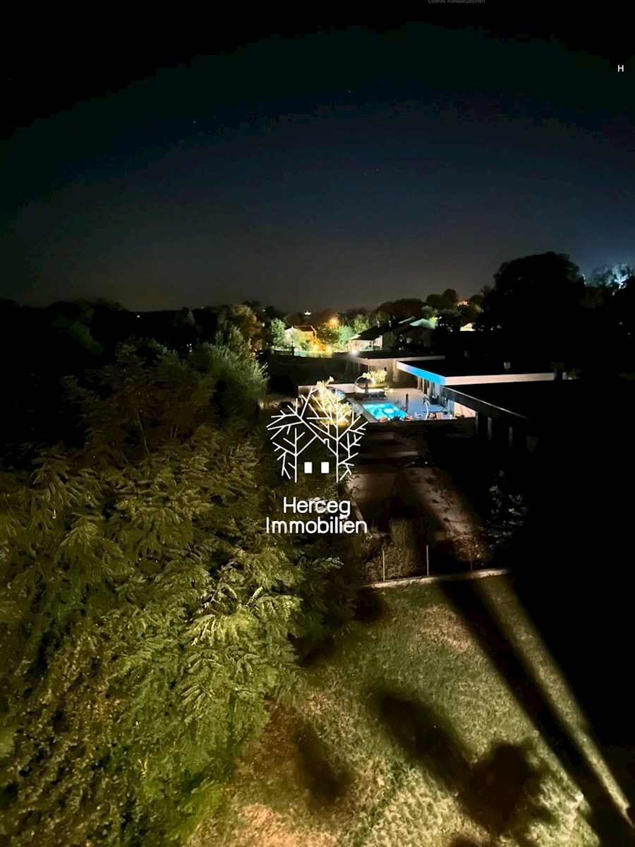 PAZIN: Villa con piscina