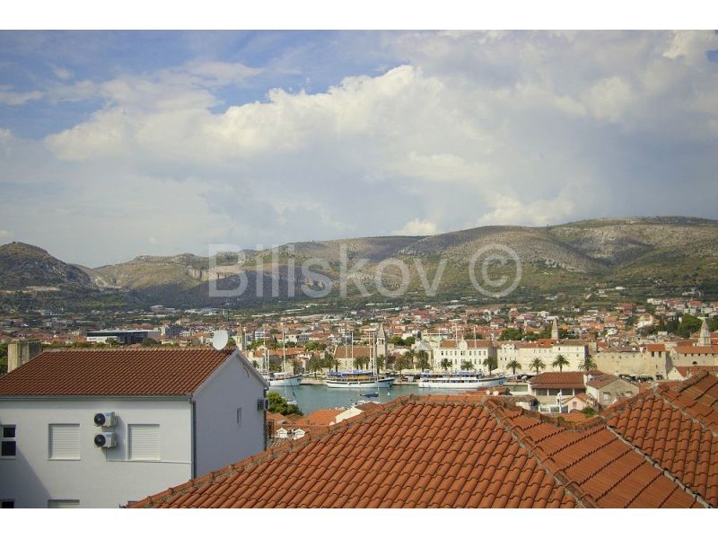 TROGIR - CENTER - area of Čiovo, 5 minute walk from the town center and all amenities