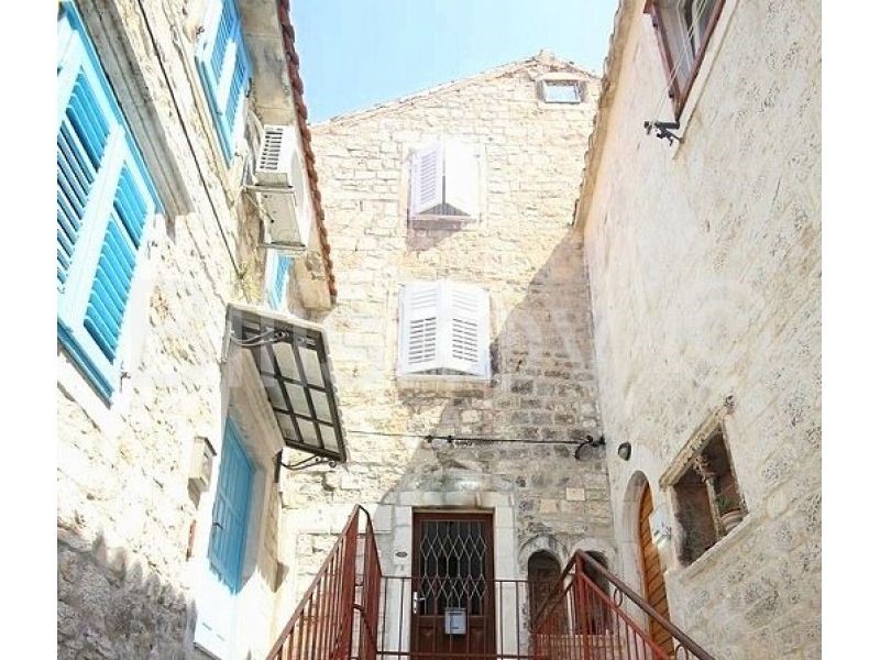 Stone house in the old part of Trogir, with huge tourist potential