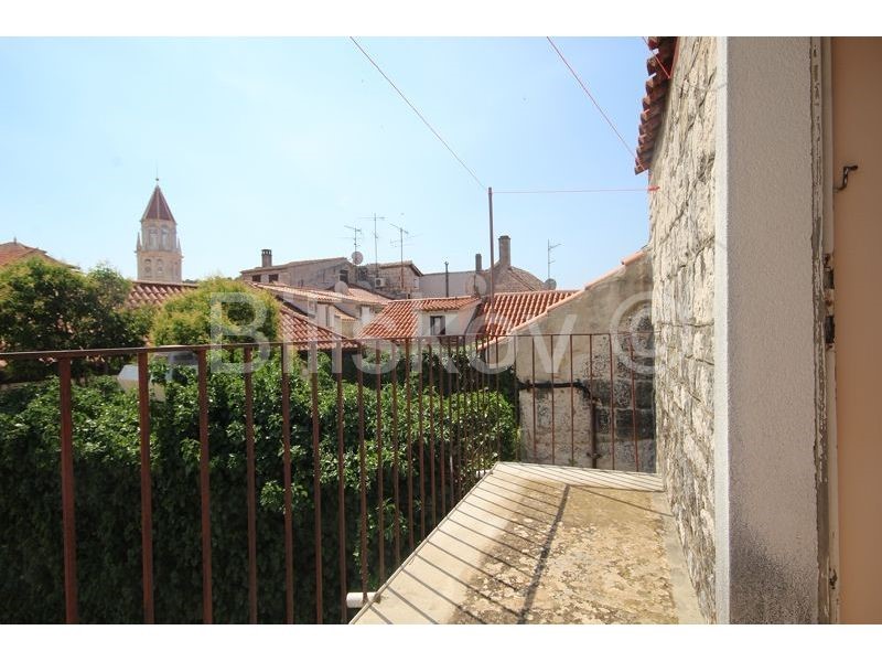 Stone house in the old part of Trogir, with huge tourist potential