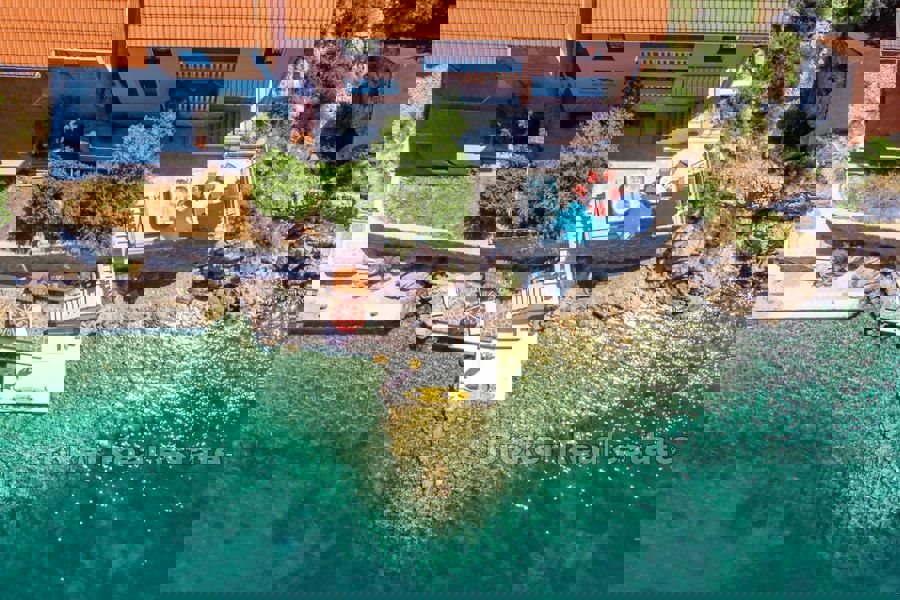 Affascinante casa in prima fila al mare