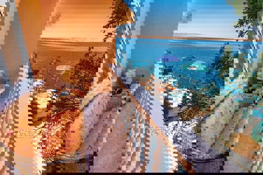 Affascinante casa in prima fila al mare