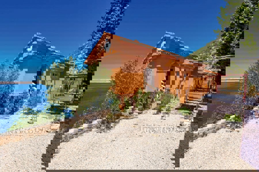 Affascinante casa in prima fila al mare