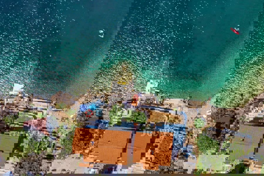 Affascinante casa in prima fila al mare