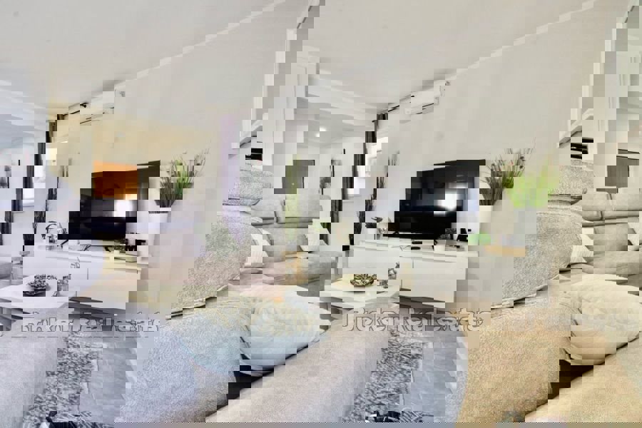 Appartamento trilocale con vista aperta sul mare