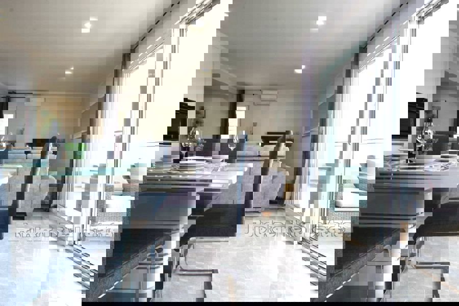 Appartamento trilocale con vista aperta sul mare