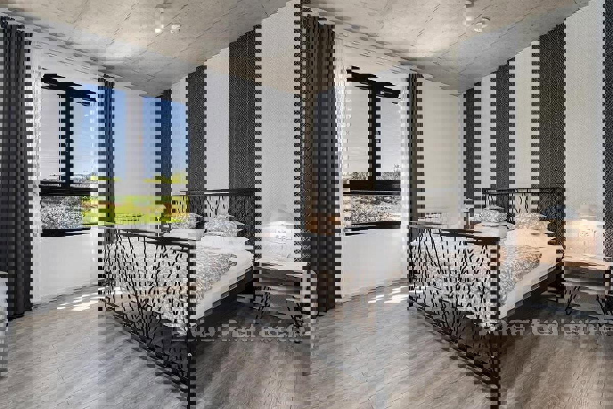 Esclusiva villa con piscina e ampio giardino