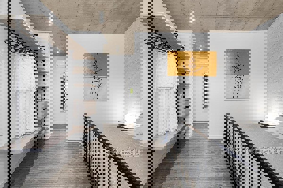 Esclusiva villa con piscina e ampio giardino