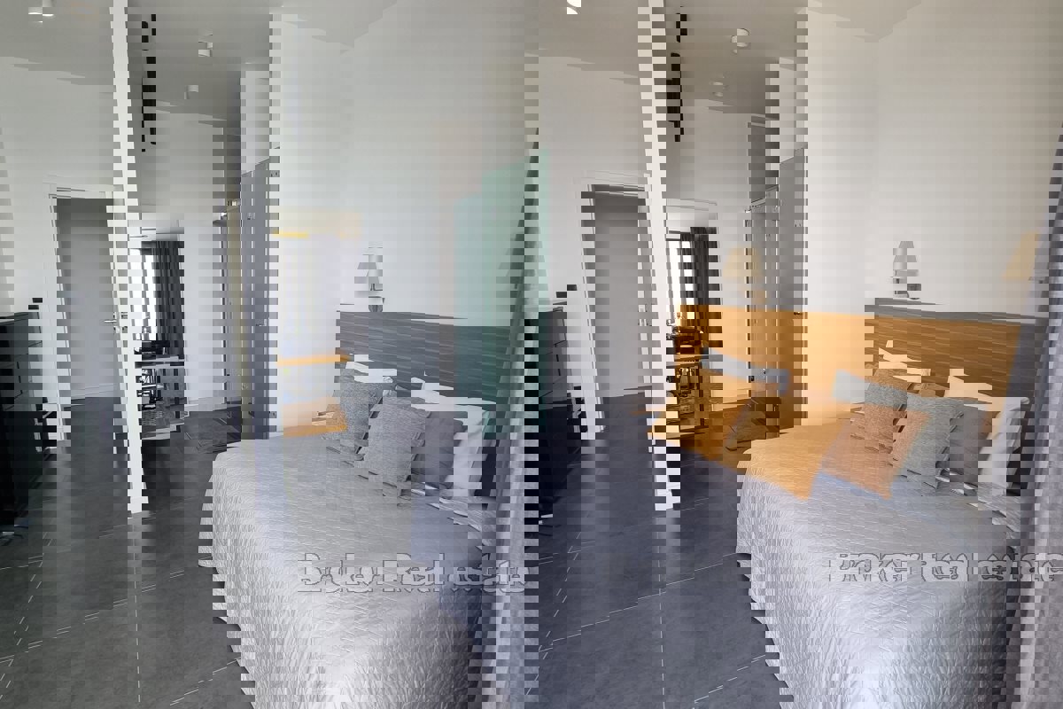 Villa con piscina in prima fila al mare