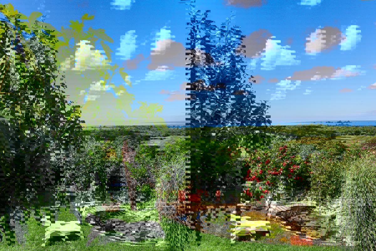 Casa in pietra con vista panoramica sul paesaggio