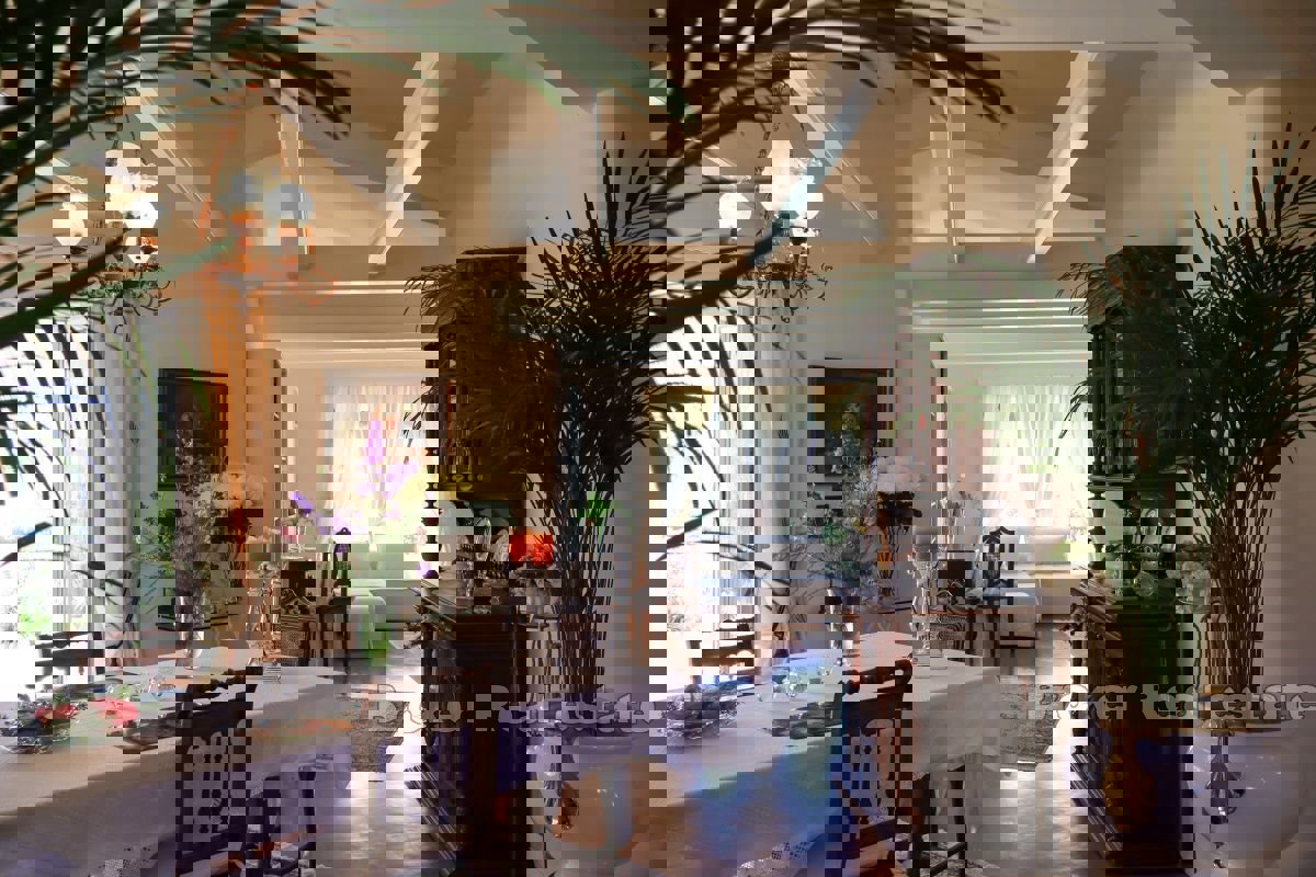 Casa in pietra con vista panoramica sul paesaggio