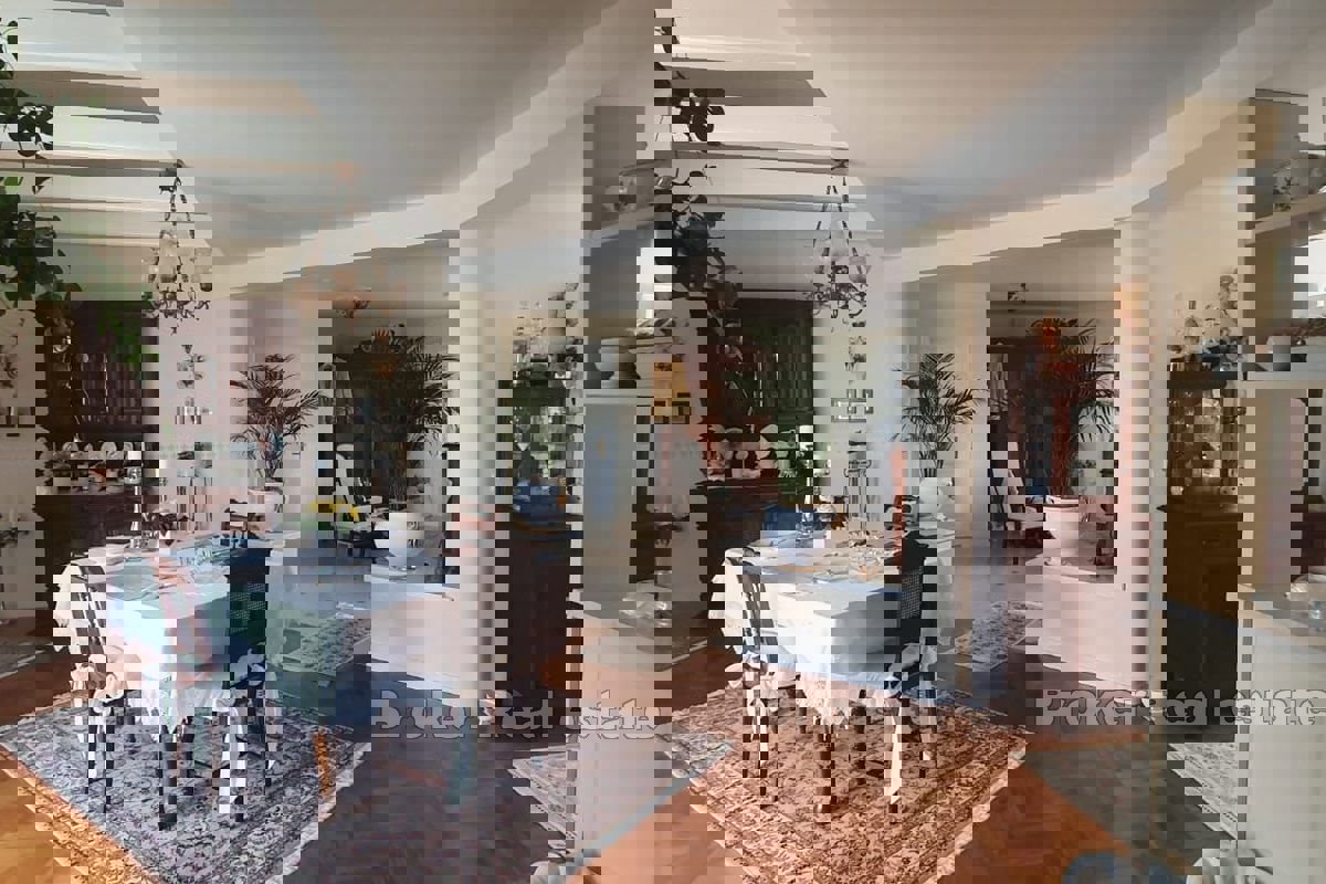 Casa in pietra con vista panoramica sul paesaggio