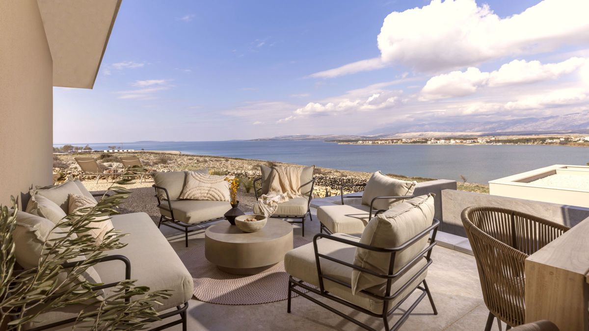 Villa con vista mare e piscina nella natura incontaminata