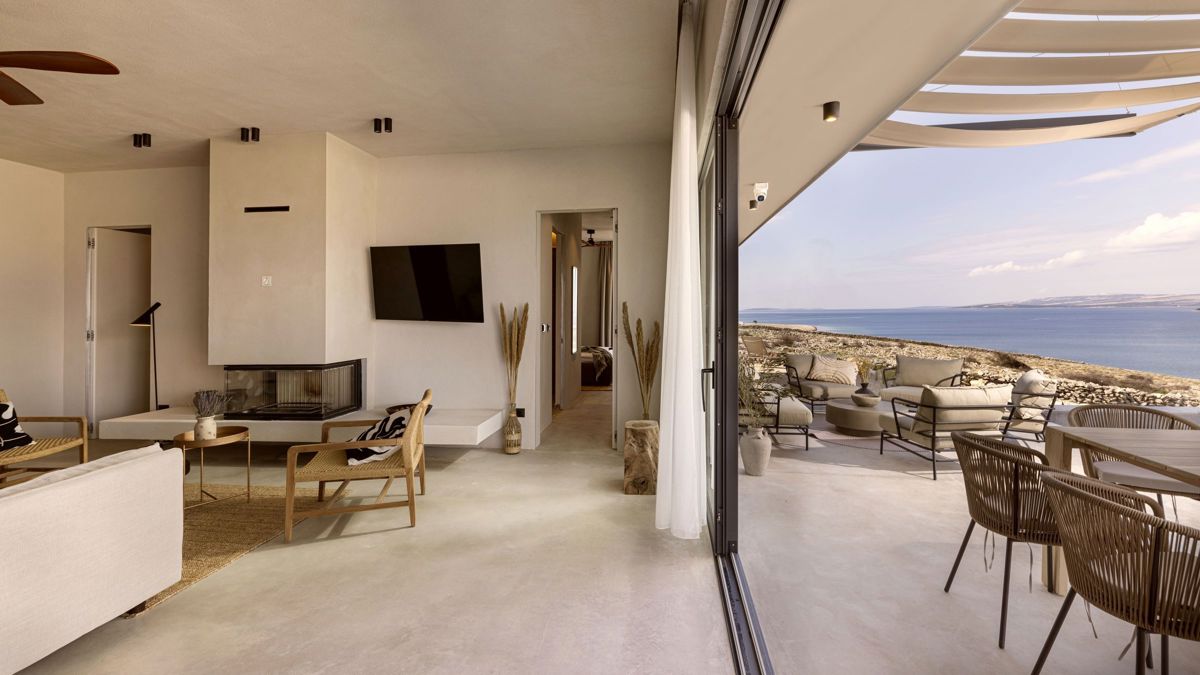Villa con vista mare e piscina nella natura incontaminata