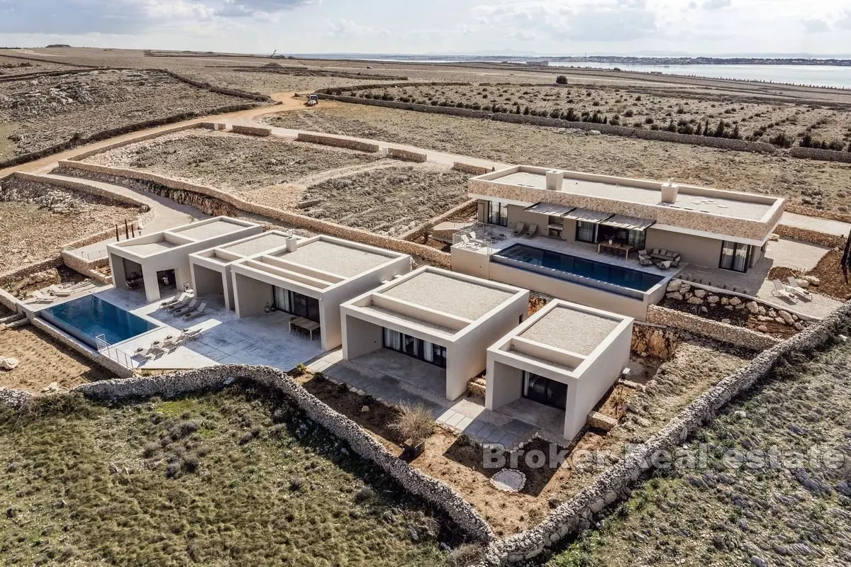 Villa con vista mare e piscina nella natura incontaminata